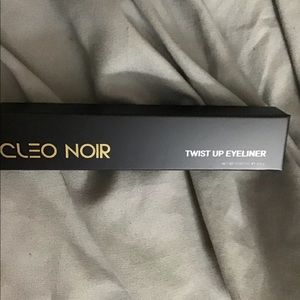 Cleo Noir